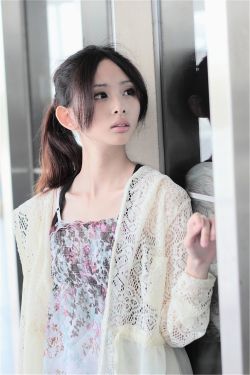 哈喽小姐中文版
